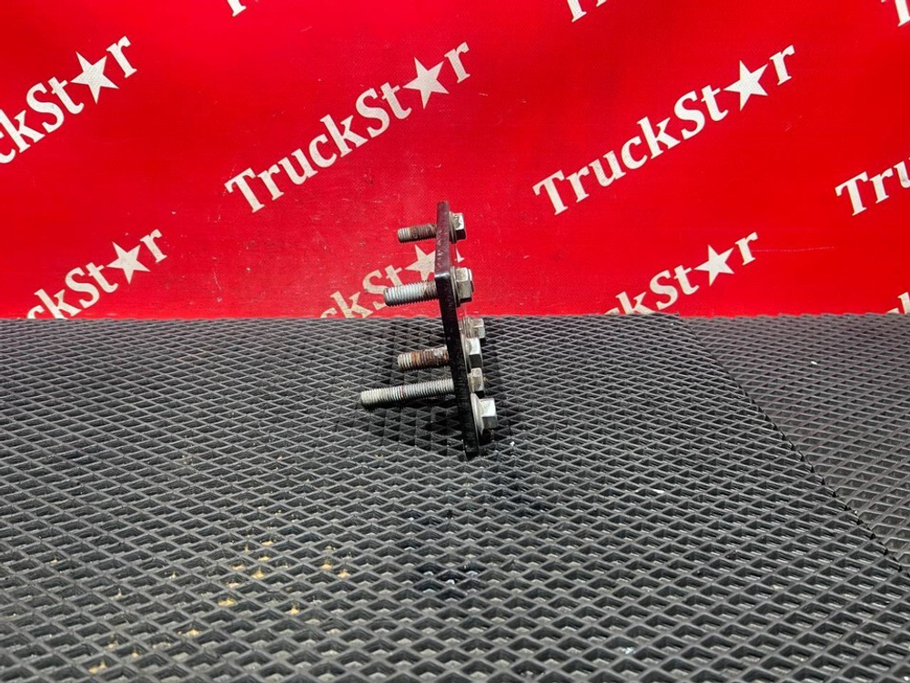 Кронштейн глушителя