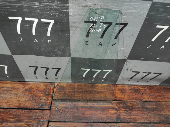 Стекло двери задней правой Suzuki Grand Vitara 2 (JT) 05-15 Б/У Оригинал 8455165J00