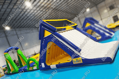 Надувная водная полоса препятствий "Капелька"