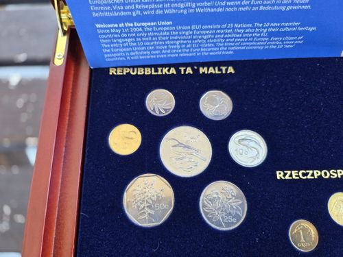 Europe. Circulation Coins of 10 New EU Nations — A Historical Collection by the Royal Dutch Mint