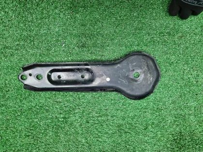 Кронштейн подрамника LR Discovery Sport (19-нв)