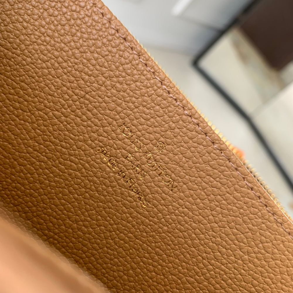 Louis Vuitton Zippy Wallet