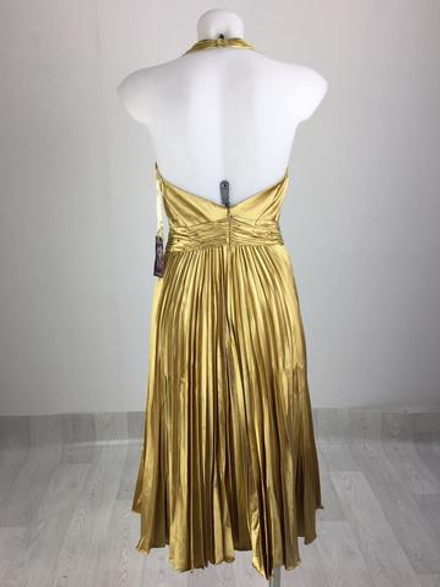 Платье изящное 42-44 размер, новое