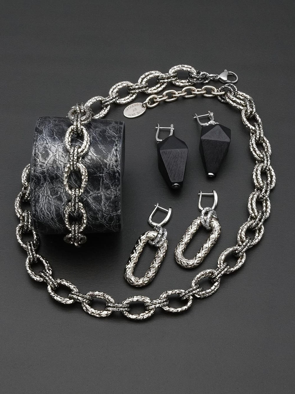 HMG 1350 Wood Cone black mix Серьги арт.0950