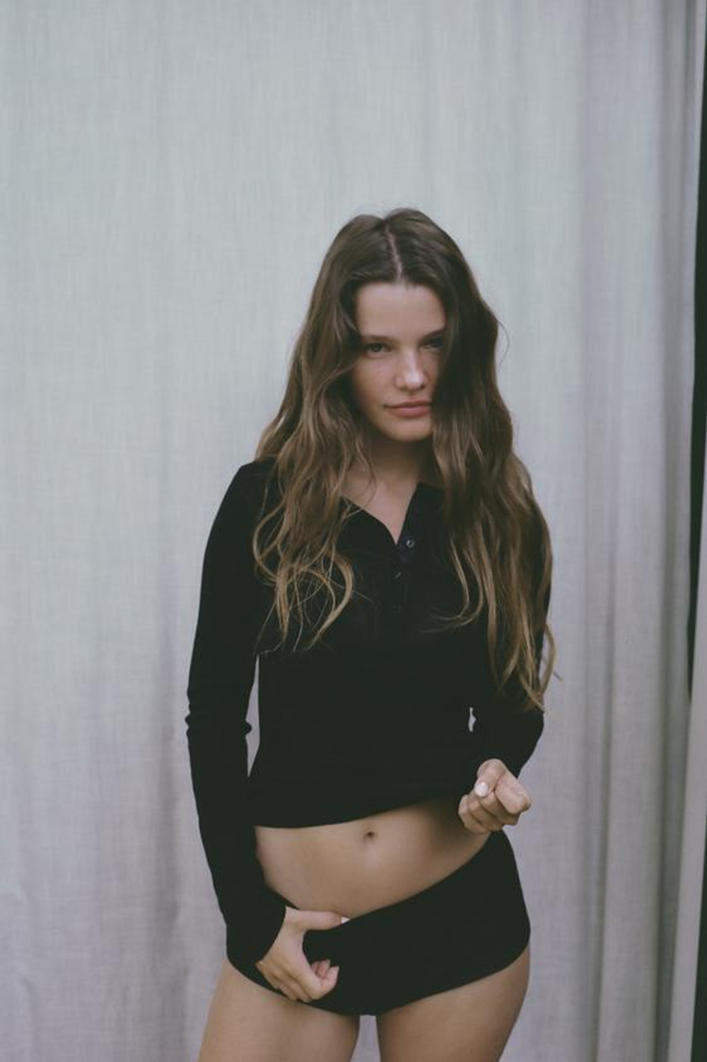 ZARА МИНИ-ШОРТЫ ИЗ ХЛОПКА С ПУГОВИЦАМИ, ЧЕРНЫЙ