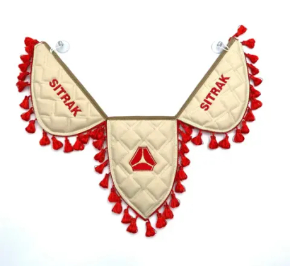 Вымпел тройной Sitrak (экокожа, бежевый с красной вышивкой)