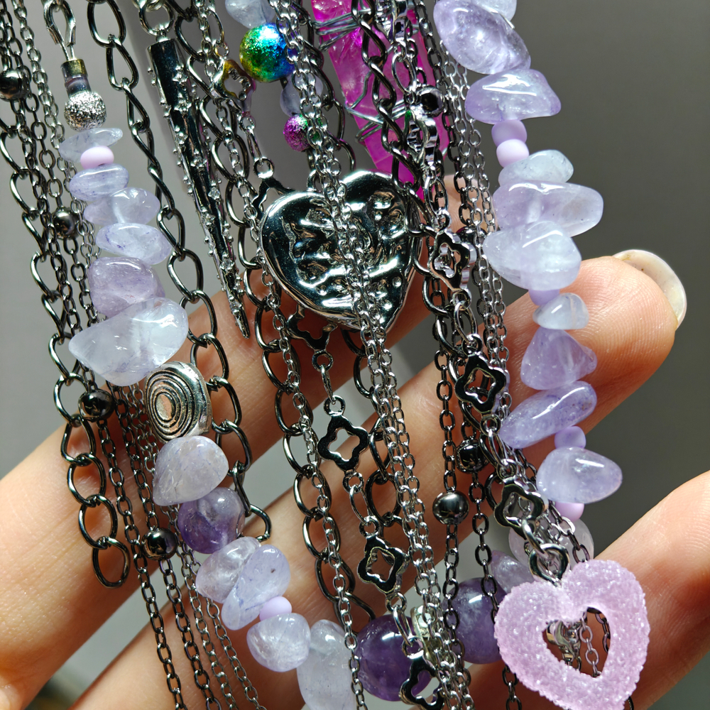 Брошь-булавка «Сердце Застывшей Лаванды»