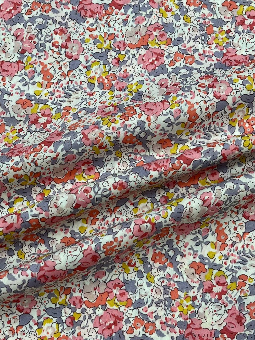 Хлопок Liberty белый с разноцветным цветочным принтом Organic Tanya Lawn Cotton