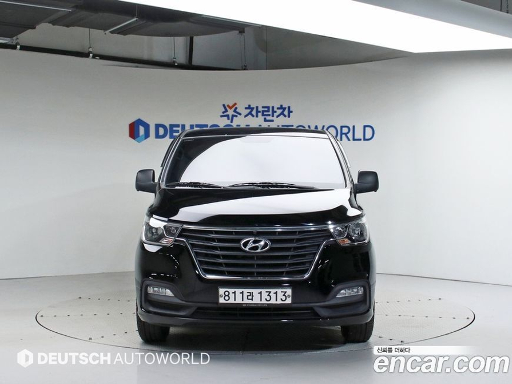 Hyundai The New Grand Starex Van 3-х местный (09.2019)