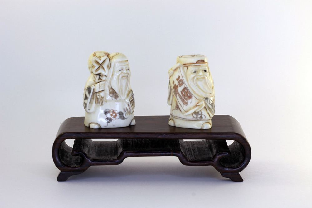 Сет нэцкэ Дзюродзин и Фукурокудзю на подставке