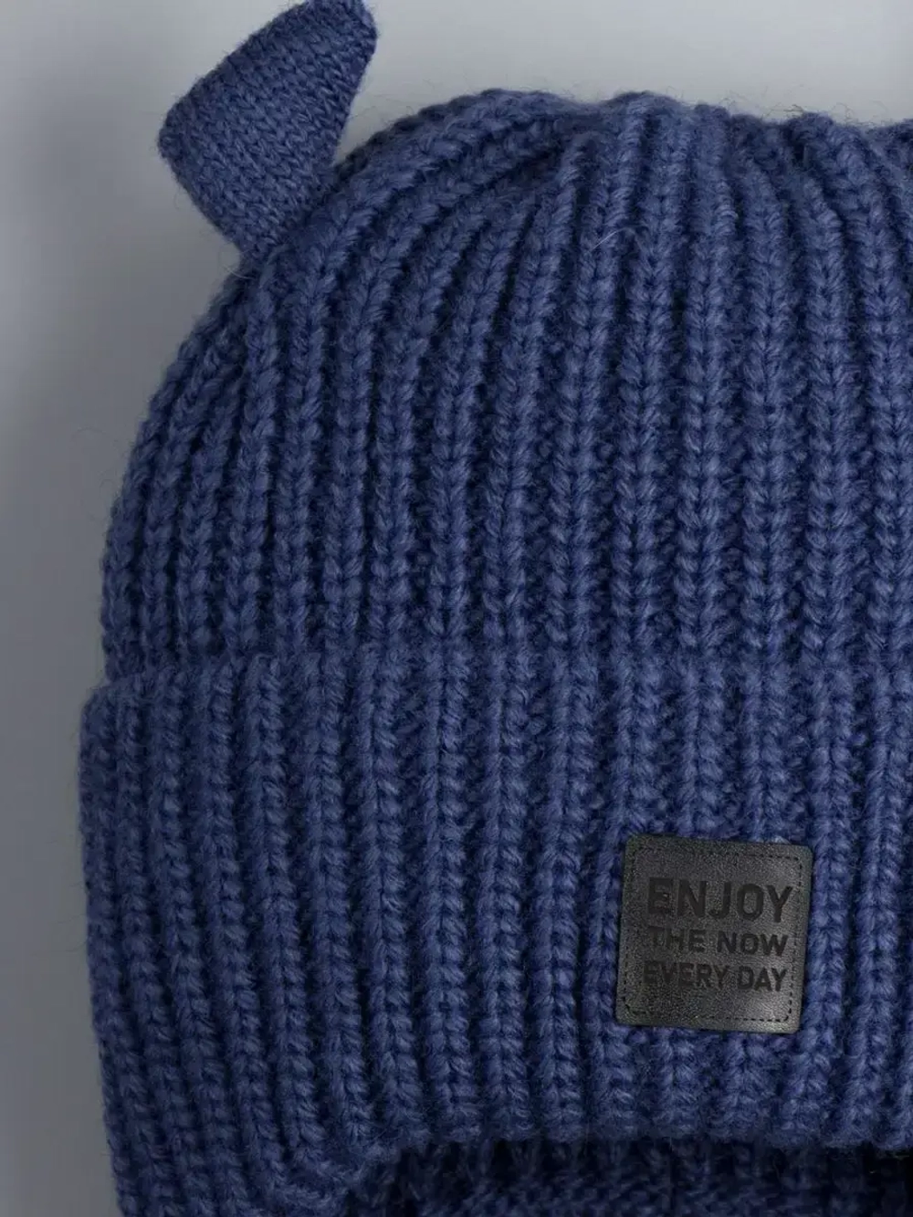 Шапка вязаная с ушками для детей