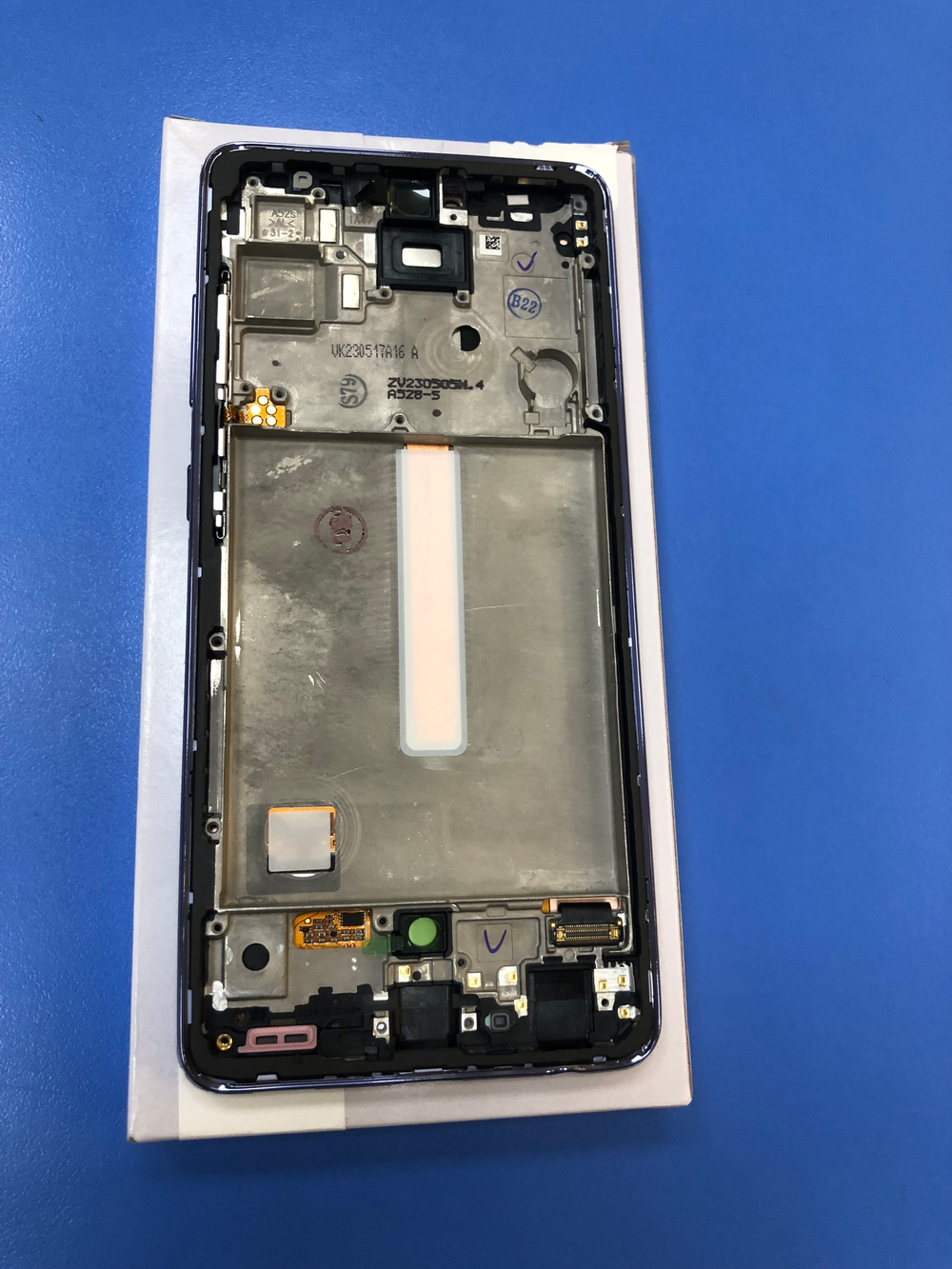 Самсунг A525,А526  Galaxy A52  Дисплей в сборе с тачскрином и фиолетовой рамкой Оригинал Сервисный