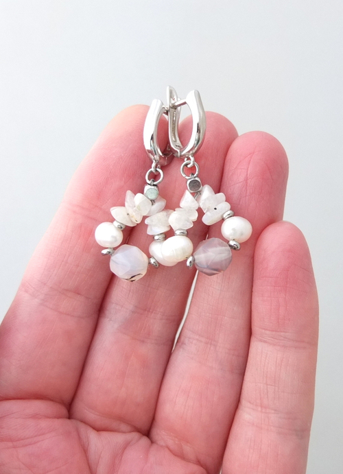 Серьги с лунным камнем, жемчугом и агатом