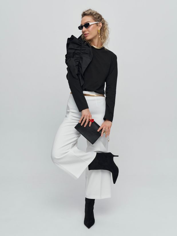 Лонгслив с воланом, черный