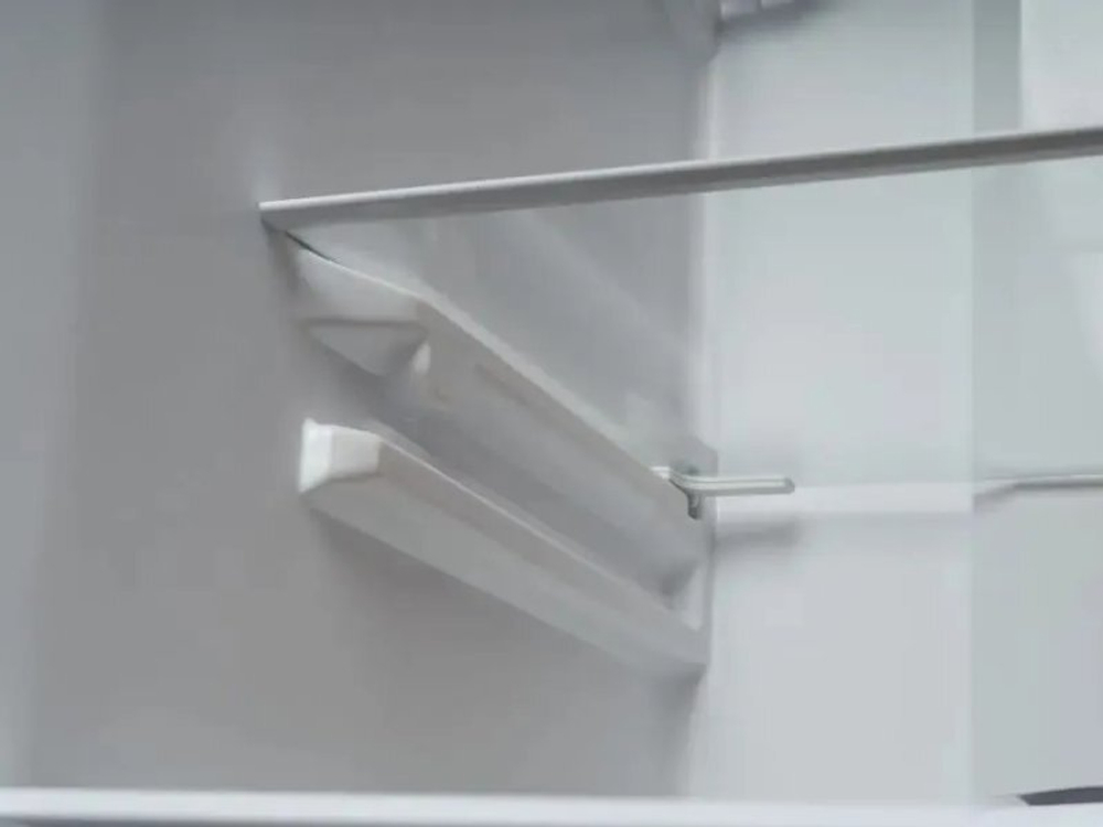 Холодильник Schaub Lorenz SLU C188D0 W Total No Frost белый