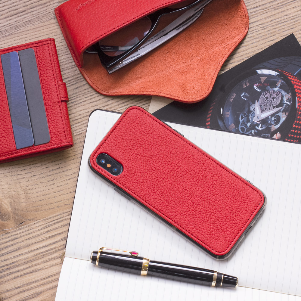 Чехол-накладка кожаный для iPhone X/XS красного цвета