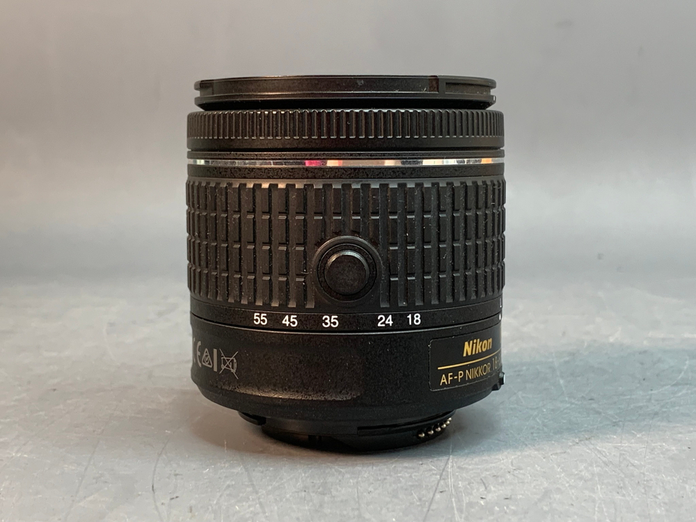 Nikon D5600 kit AF-P 18-55mm VR 2.800 кадров