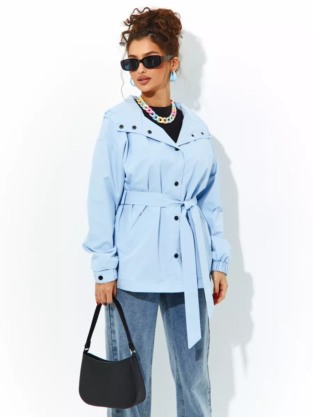 Ветровка осенняя с капюшоном