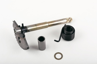 полумесяц на скутер 152QMI 157QMJ (длинна 151-160mm) (+пружина, втулка)