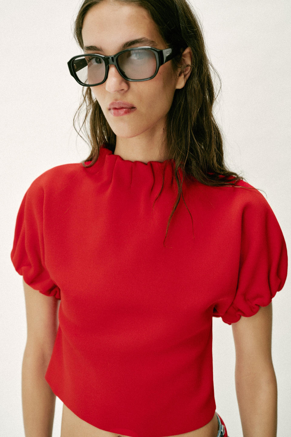 ZARA ТРИКОТАЖНЫЙ ТОП С РЮШАМИ, КРАСНЫЙ