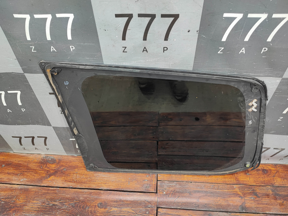 Стекло багажника правое Land Cruiser 200 15-21 Б/У Оригинал 6271060F50