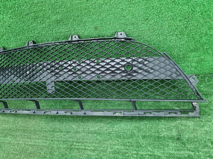 Решетка перед. бампера Mercedes GLE C292 15-19 AMG