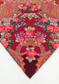 Павловопосадский платок В парке «Чаир» 1995-7