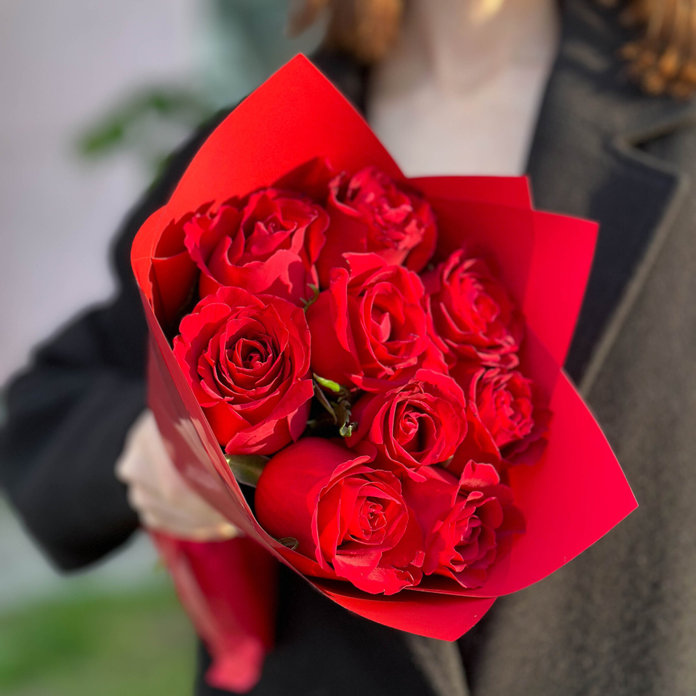 Букет 9 роз Кения 40 см в пленке красные