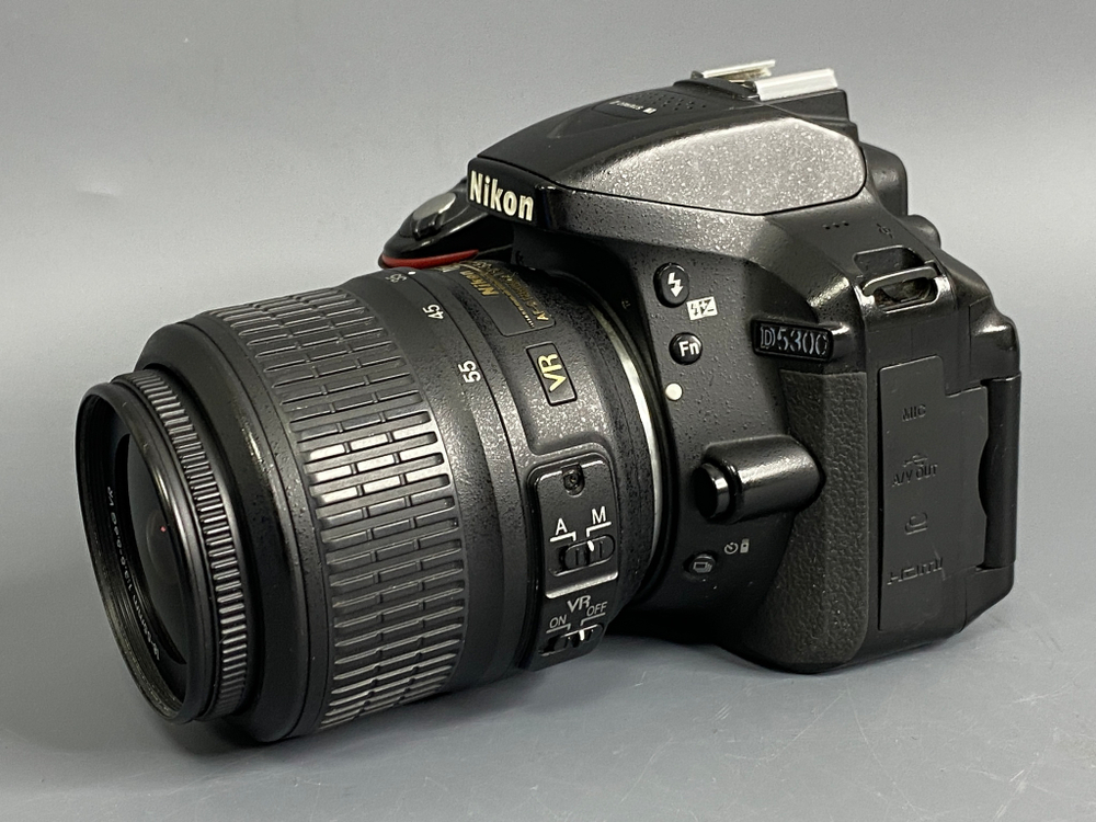 Nikon D5300 kit 18-55mm 3.5-5.6G VR 21.100 кадров