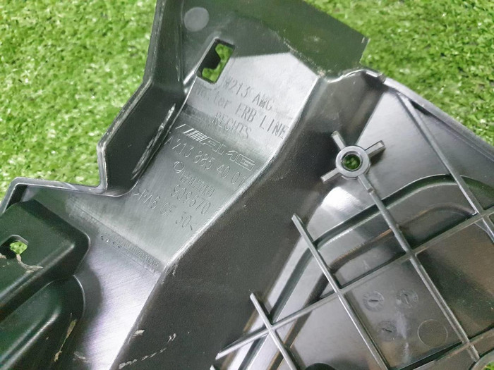 Кронштейн насадки глушителя правый Mercedes E W213 (2016-2021) AMG