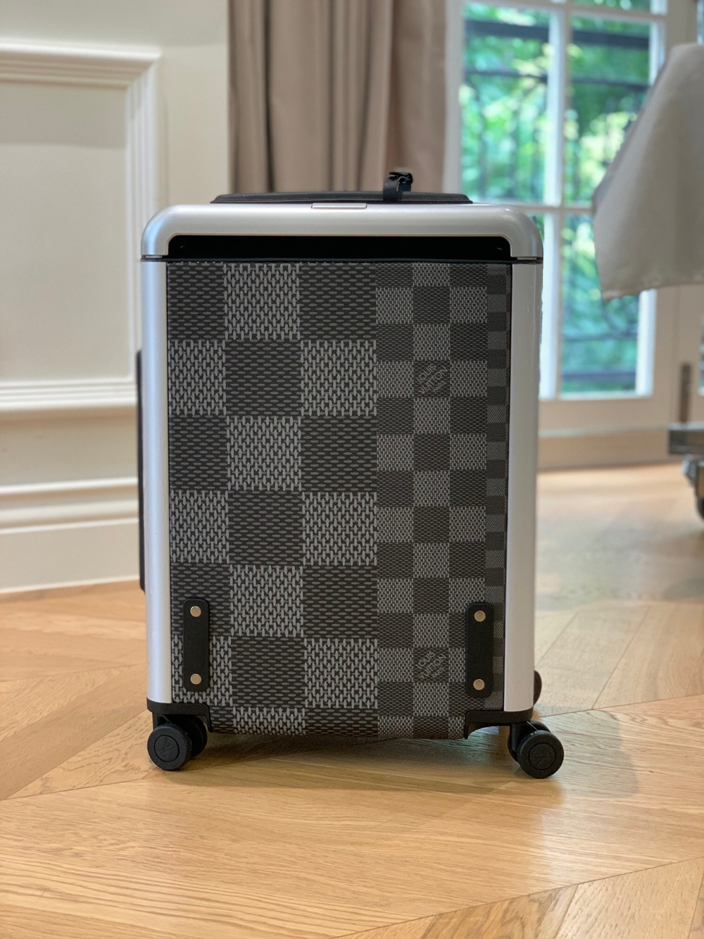 Louis Vuitton Horizon 55