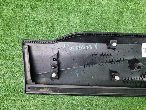 Накладка двери задняя левая Geely Coolray (23-нв)