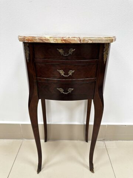 Комод, Франция. Середина ХХ века