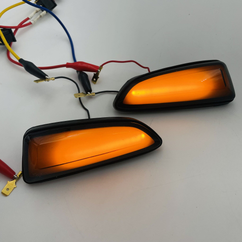 Повторители поворота на крыло диодные бегущие для ВАЗ 2104, 2105-07 комплект 2шт