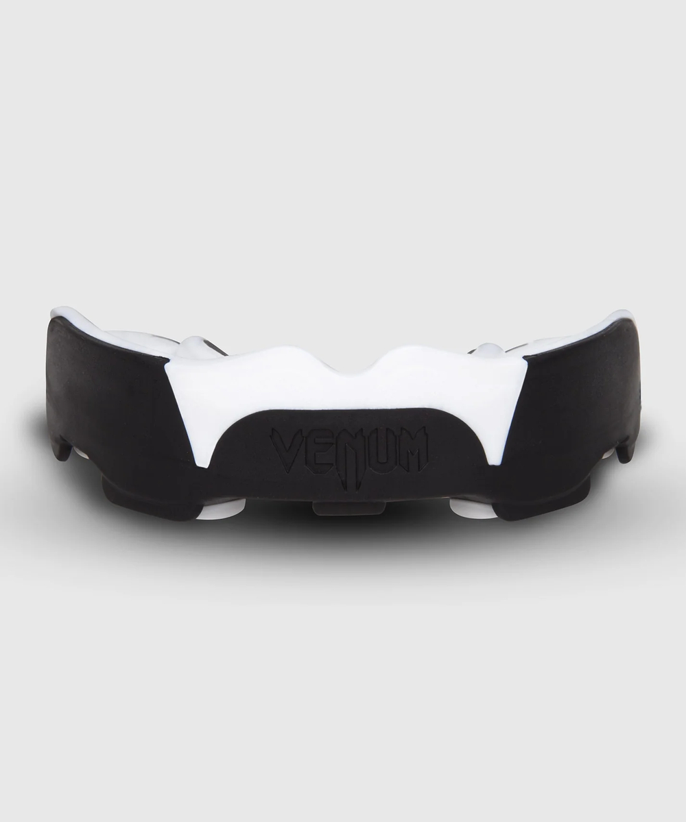 Капа боксерская Venum Predator Black/White