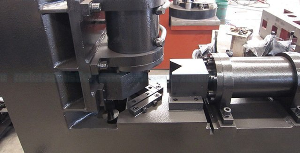 Угловой станок для гибки стали QZW120
