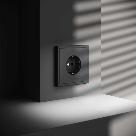 Розетка встраиваемая Voltum S70 с заземлением 16А, (графит) VLS040107