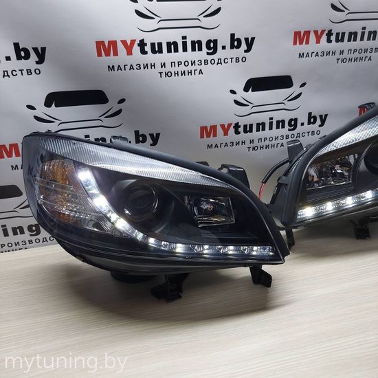 Передние фары daylight black для Opel Zafira A