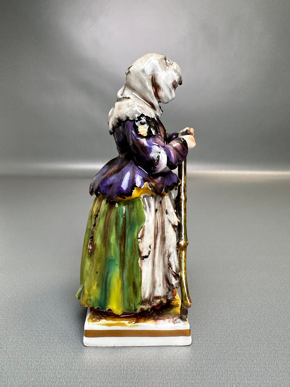 Фарфоровая мануфактура «Нищая с тростью»