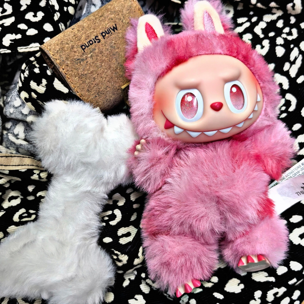 Дизайнерские игрушки Labubu the Monsters 3.0, Love