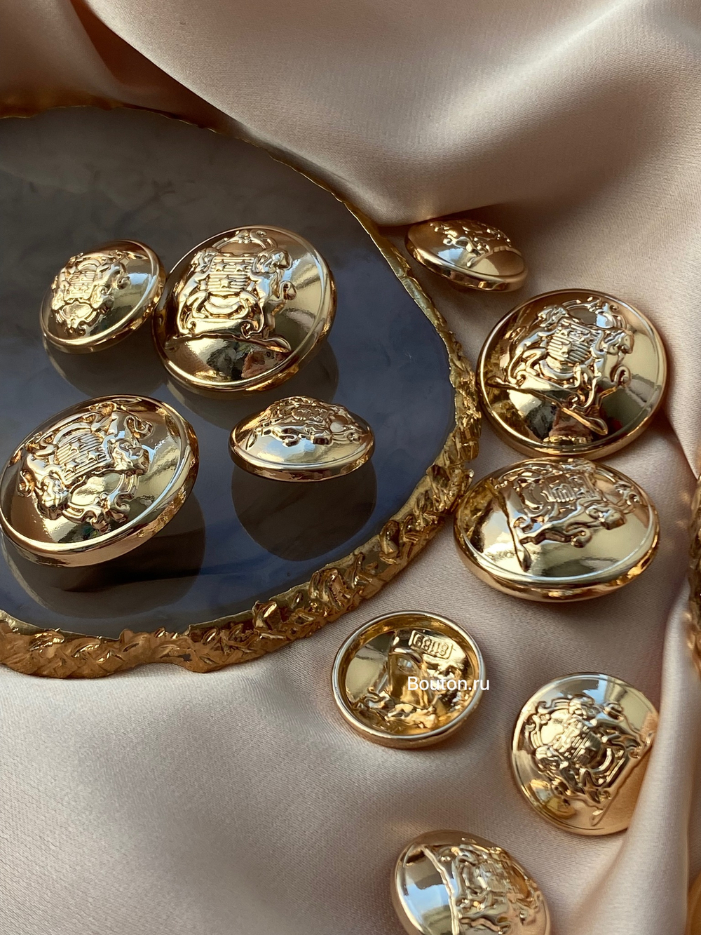 Пуговицы Герб7 золотые