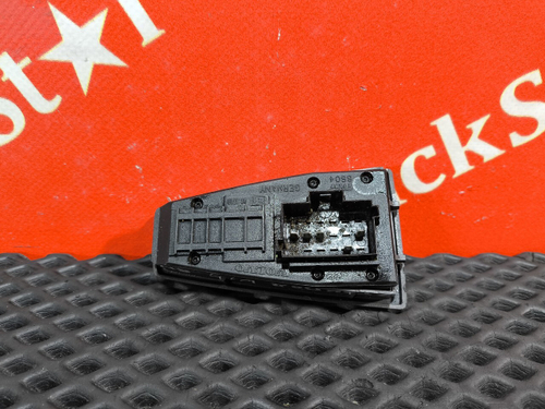 Кнопка стеклоподъемника