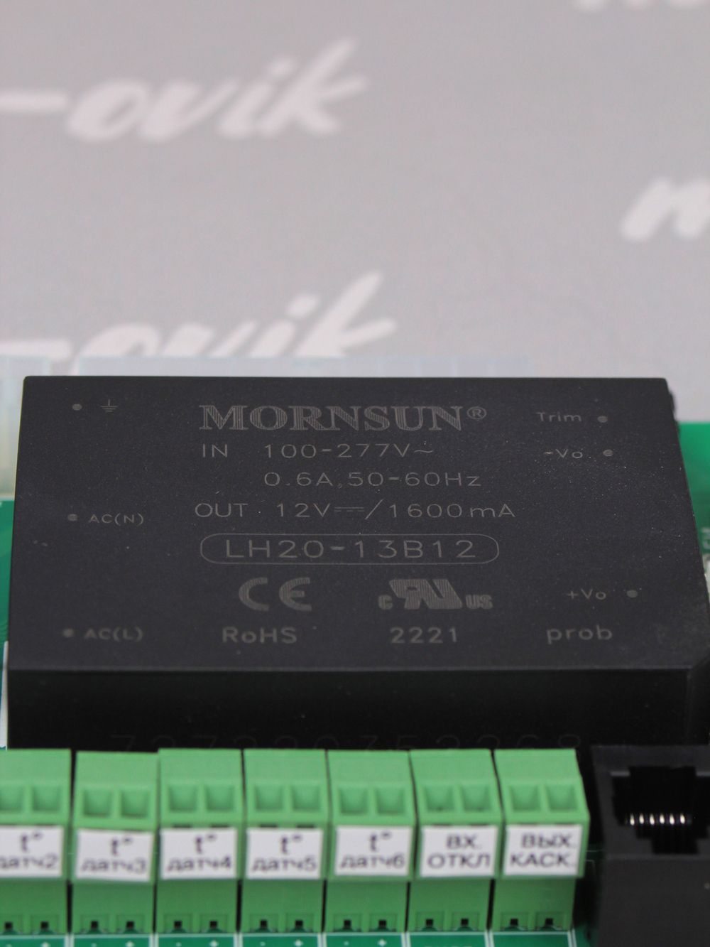 BU4033300016_04