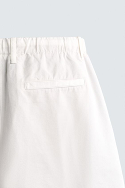 ZARA ШОРТЫ REGULAR FIT ИЗ ХЛОПКА И ЛИОЦЕЛЛА, ЖЕЛТОВАТО-БЕЛЫЙ
