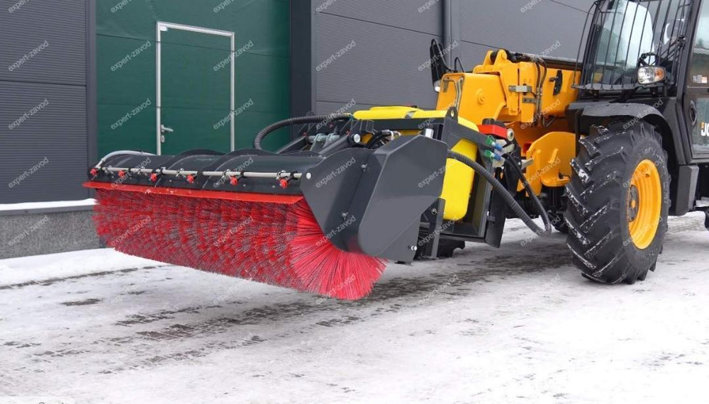 Щётка с баком на Телескопический погрузчик New Holland