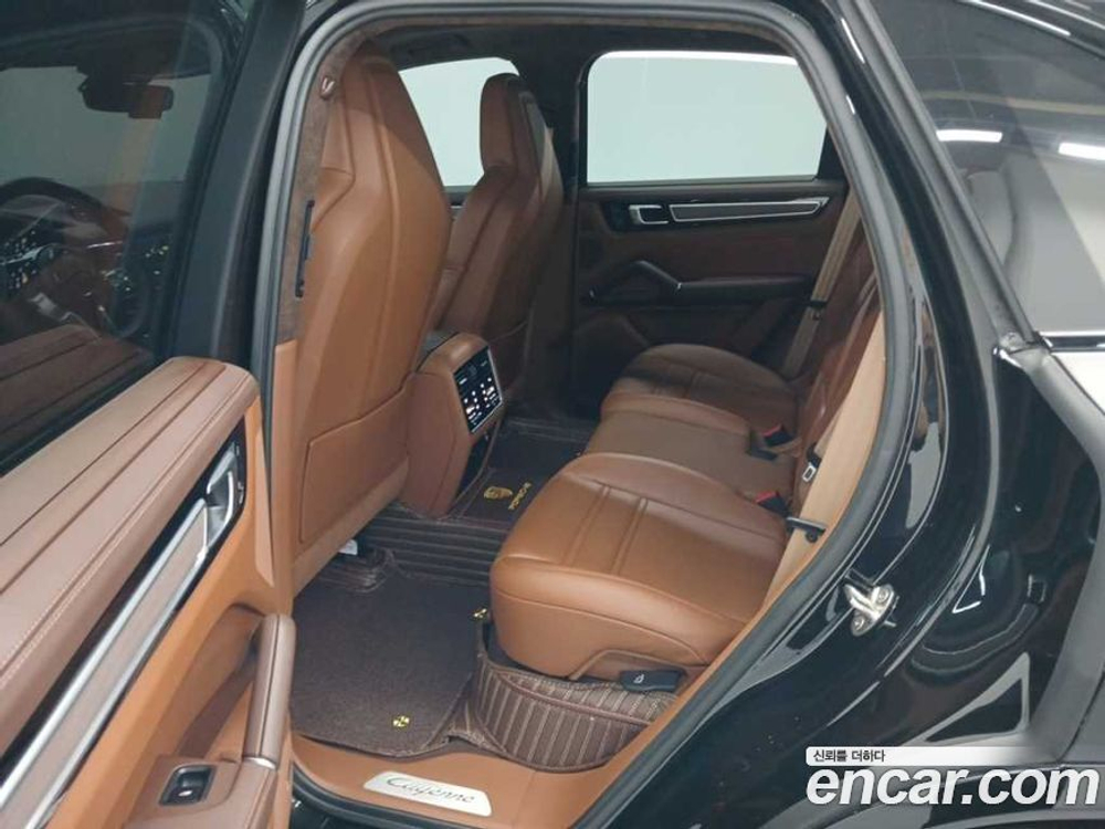 Porsche Cayenne (PO536) 3.0 Platinum Editions (03.2023)