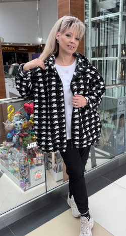 Теплый жакет-куртка без подкладки с капюшоном