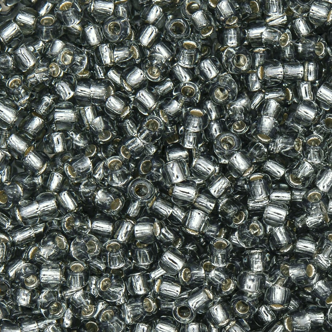 Японский бисер TOHO Round 11/0 (№29), с внутренним серебрением, прозрачный