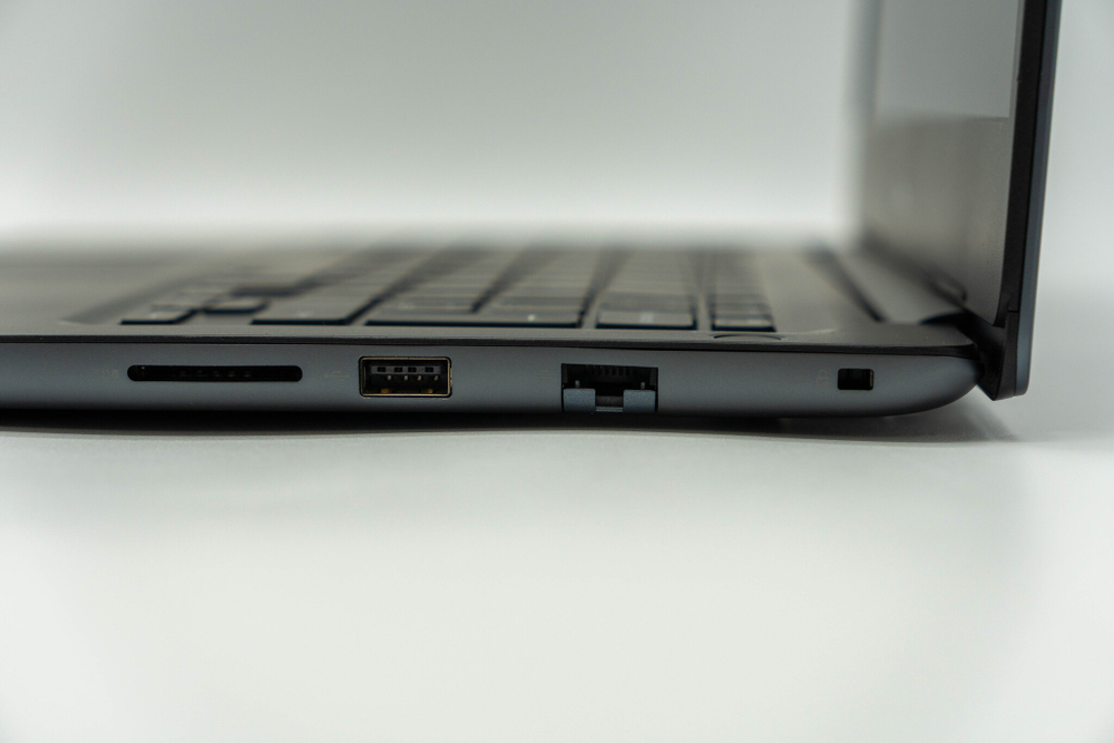 Ноутбук Dell Vostro 5481 ( i5-8265U )