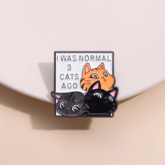 Значок металлический Три кота назад я был нормальным, р-р3,3см